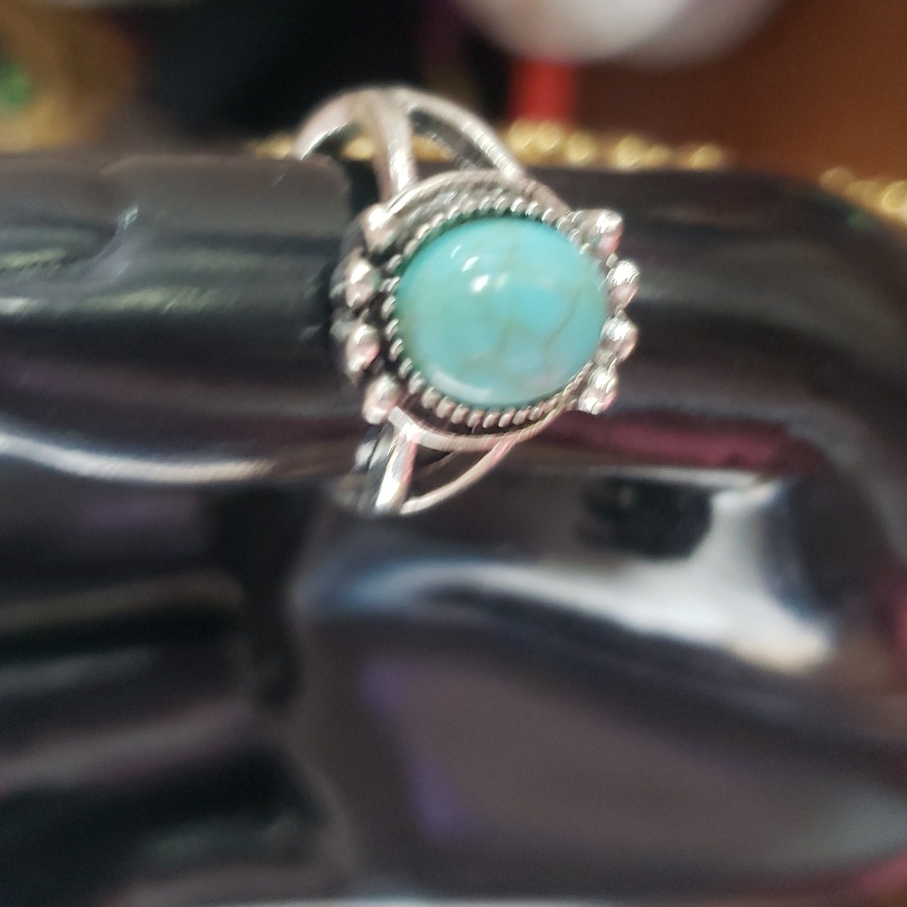 2 Silver and Turquoise Rings - Picture 8 of 8